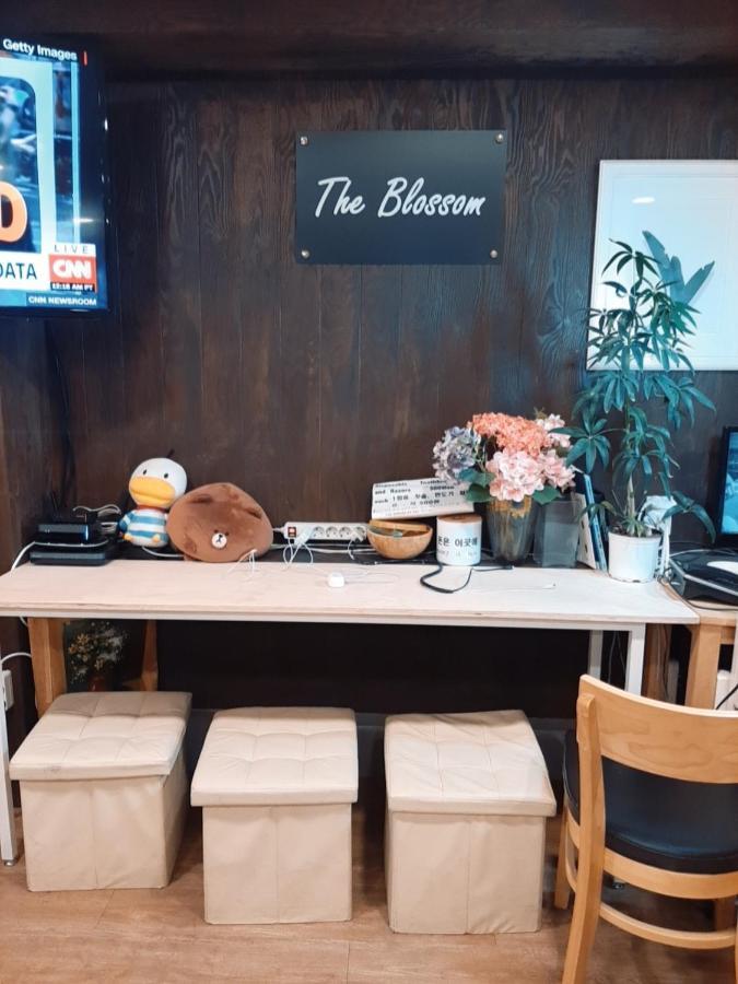 The Blossom Yeonnam Guesthouse Сеул Екстериор снимка