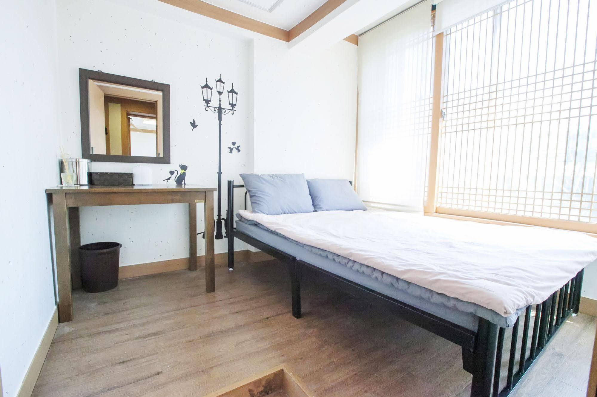 The Blossom Yeonnam Guesthouse Сеул Екстериор снимка